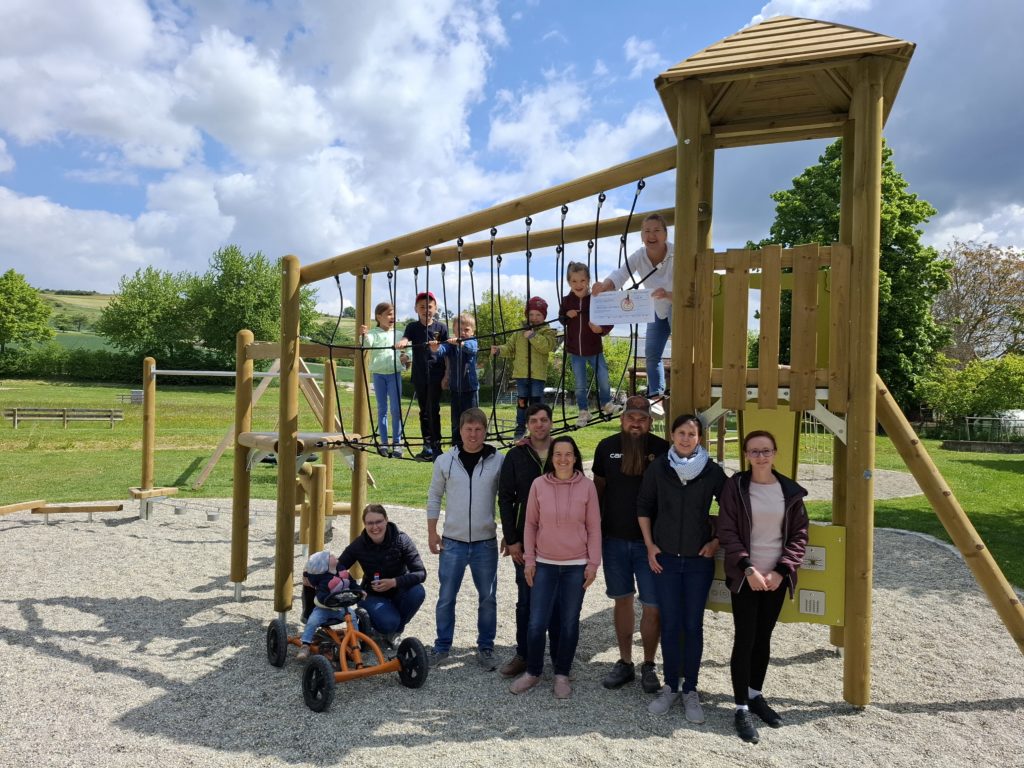 Yoga-bewegt-Spende _Spielplatz Hürnheim